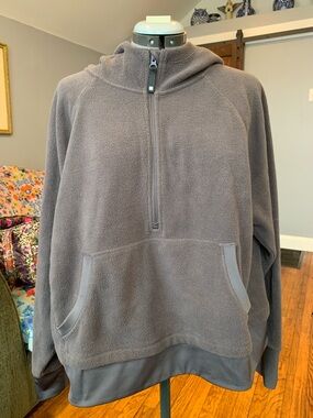 Woman’s Grey Fleece Pullover Hoodie - Casual Half-Zip Sweater (1x)